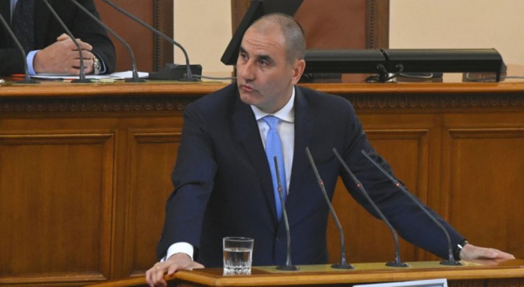 ГЕРБ атакува президента за скандала в Свищов, БСП го защити