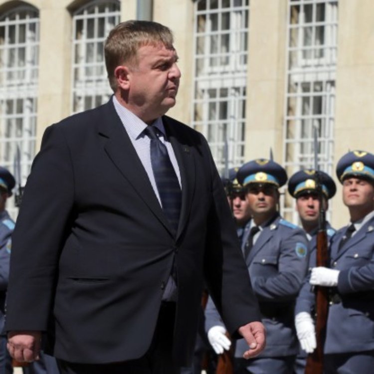 Генералски промени по върховете в отбраната