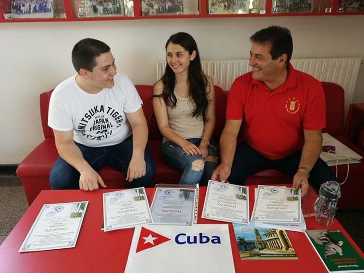 Трима славейковци с национални награди в конкурса "Куба - далечна и близка"