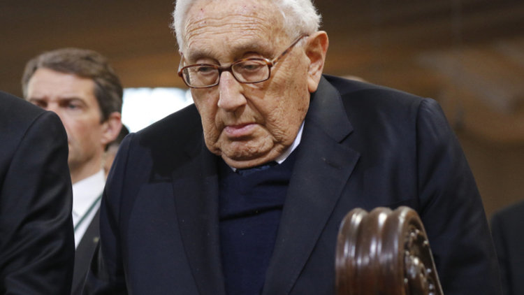 Кисинджър: Хаосът покрай САЩ и Брекзит води към нов ред