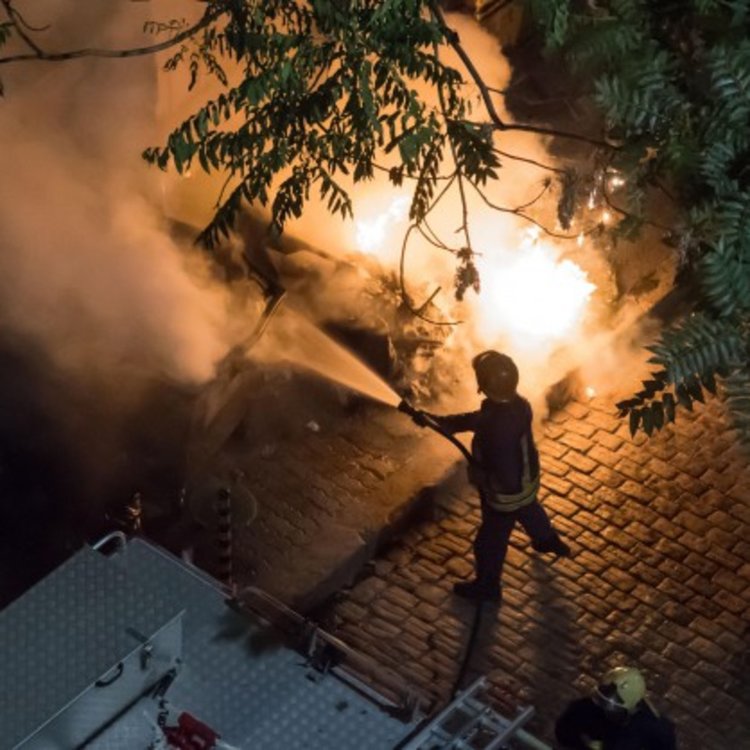 Подозрителен пожар в центъра на София 