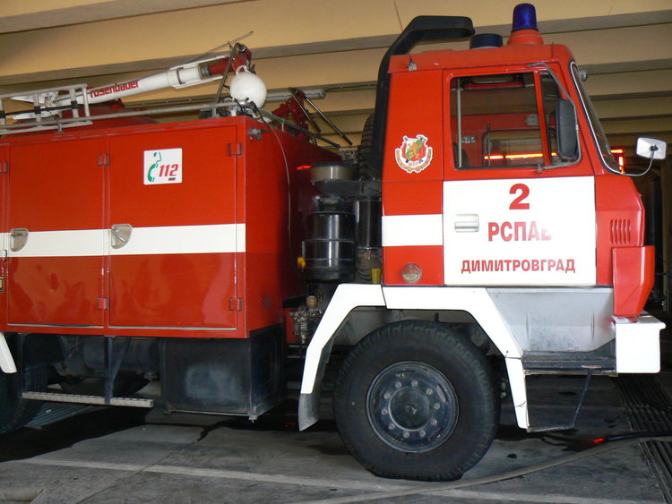 Горя "Форд" на бул."Раковски" в Димитровград