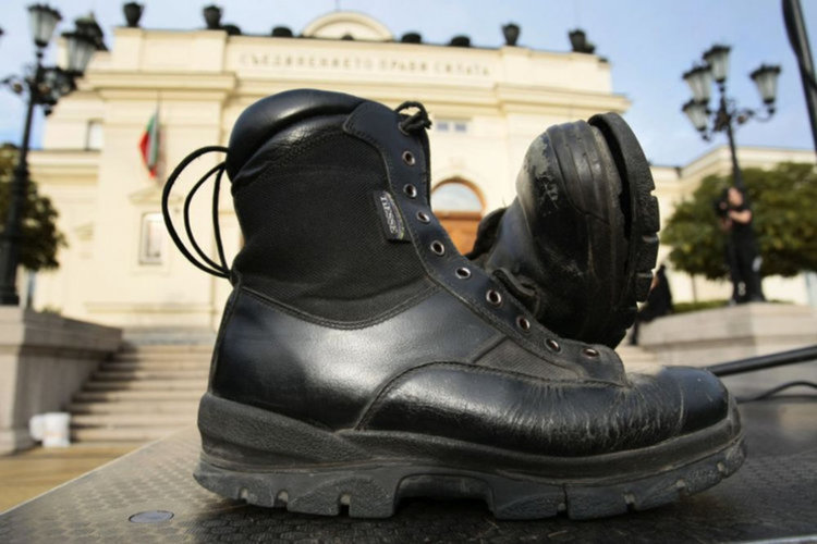 Смолянски автобуси с протестиращи тръгват за площад „Александър Невски” на 5 юли