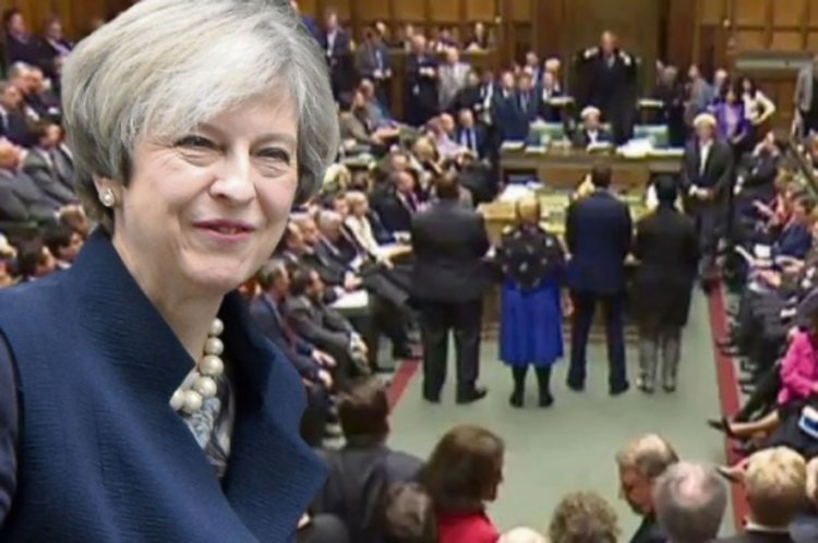 Кабинетът на Тереза Мей успя в първи тест в парламента