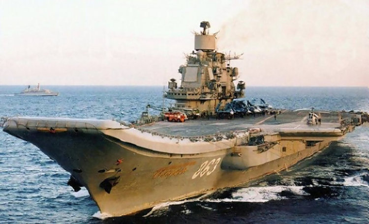 Русия към UK: Новият ви самолетоносач е като пчелен кошер