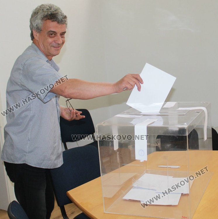 Бивш кмет става почетен гражданин на Димитровград, треньор по борба - не