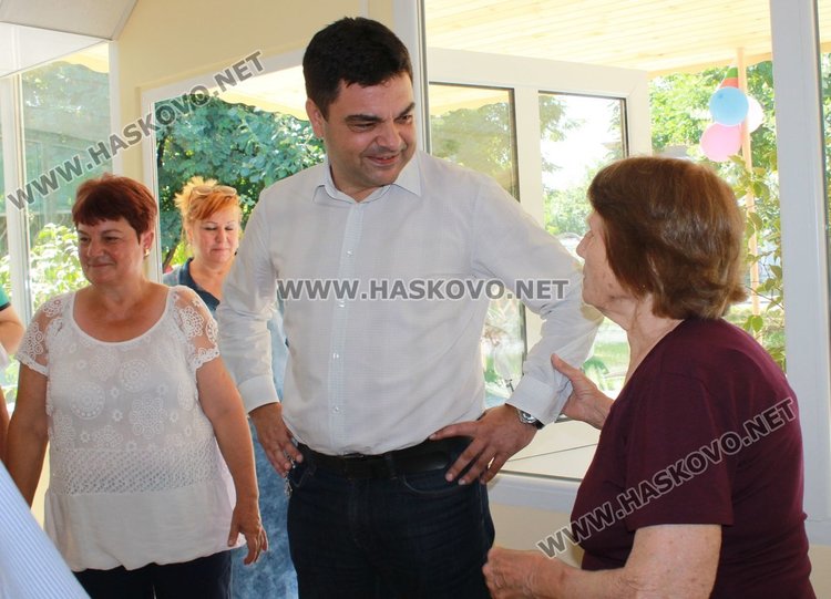 Ремонтираха пенсионерския клуб в Черноконево за 30 553 лв.