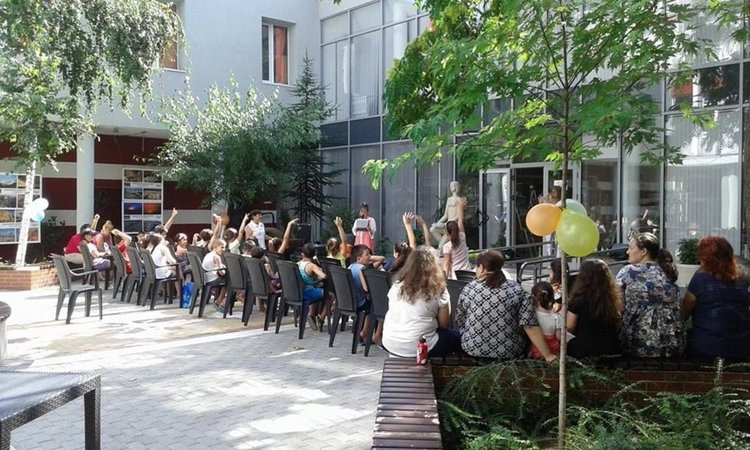 Лятна занималня „Библиотека в куфар“ отвори врати в Димитровград