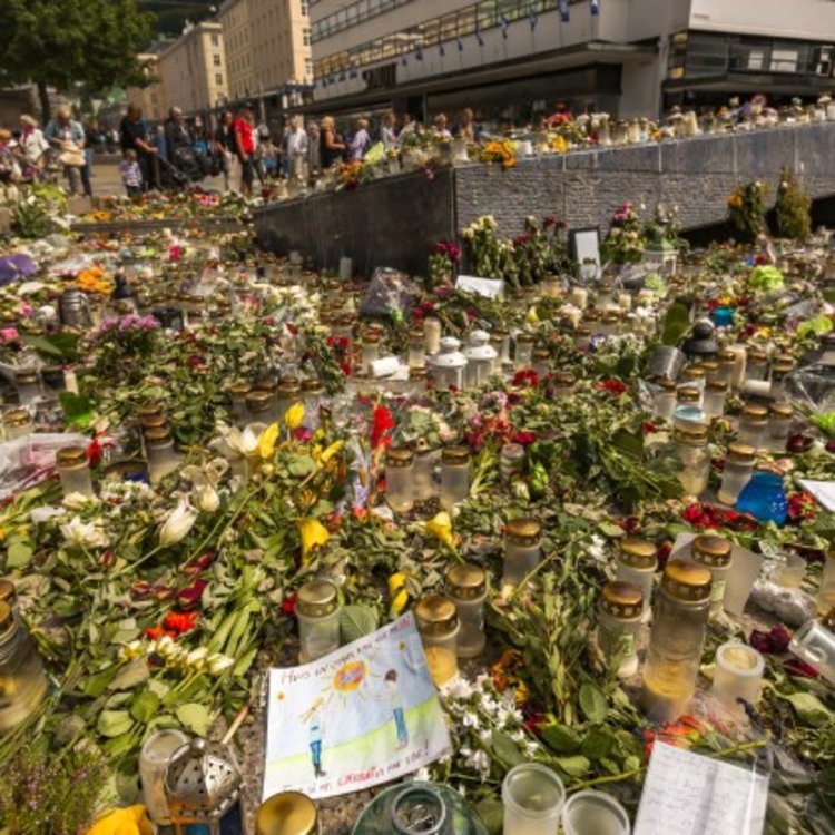 Терористът Брайвик съди норвежката държава