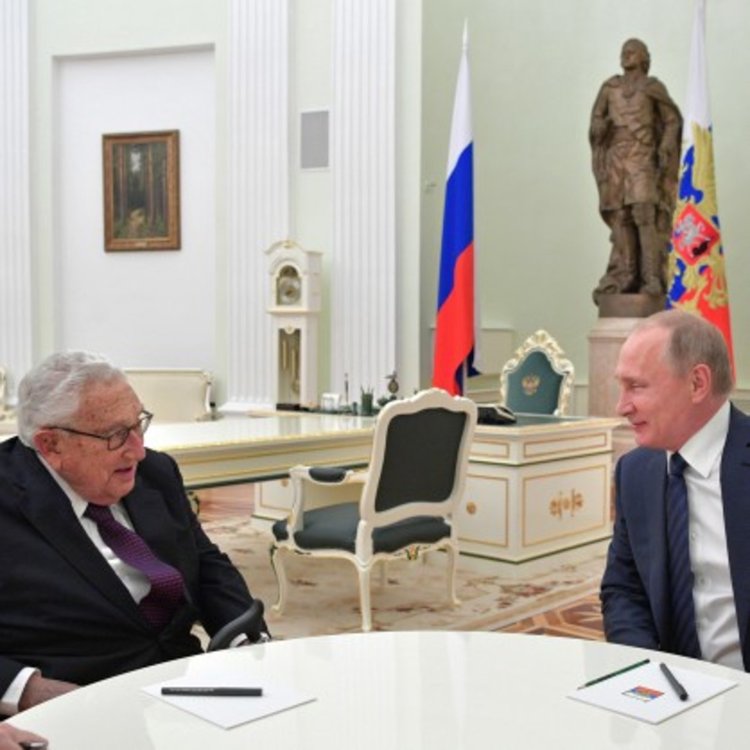 Президентът Путин се срещна с Хенри Кисинджър