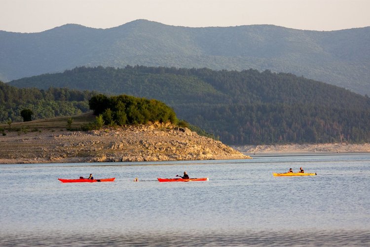 Димитровградчанин преплува язовир Жребчево за час