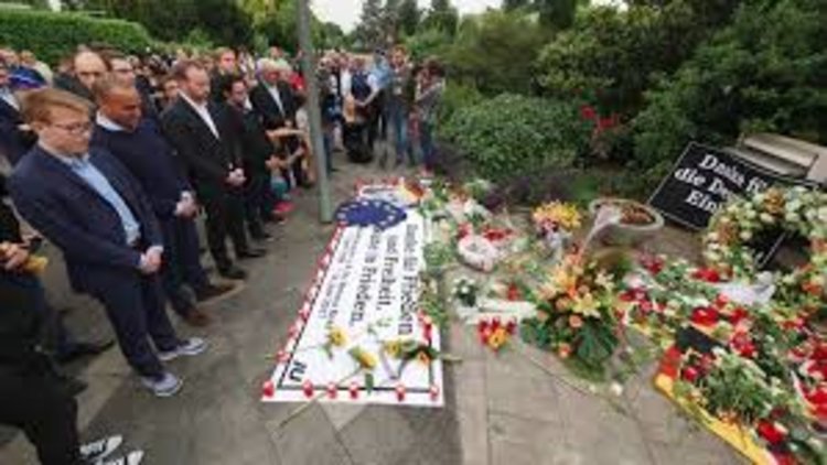 Лидери от цял свят отдават последна почит на Хелмут Кол