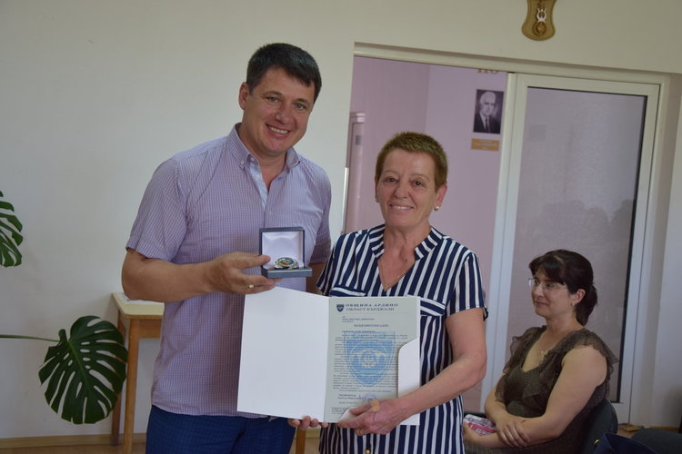 Трима служители на общинската администрация в Ардино удостоени с кристален знак