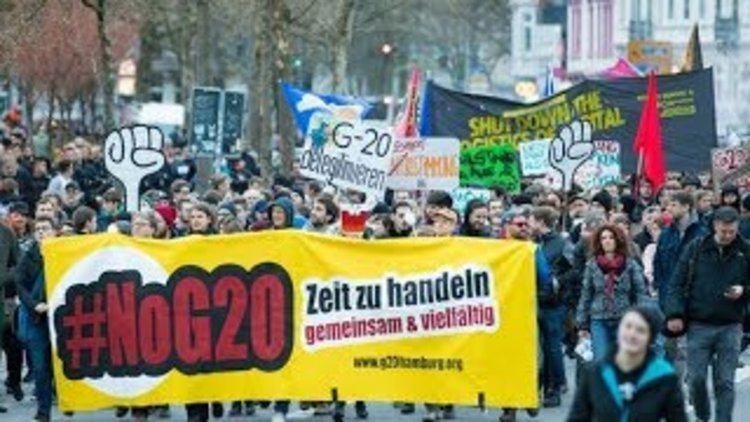 Десетки хиляди антиглобалисти в протест срещу Г-20 в Хамбург
