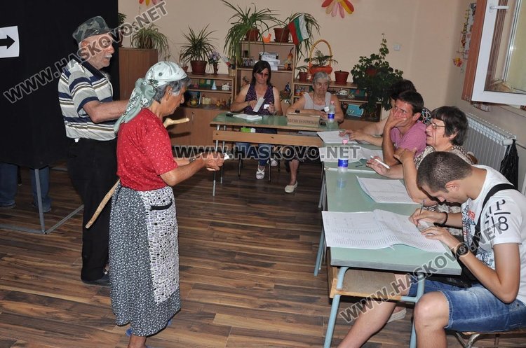 Изборите в Ябълково протичат спокойно