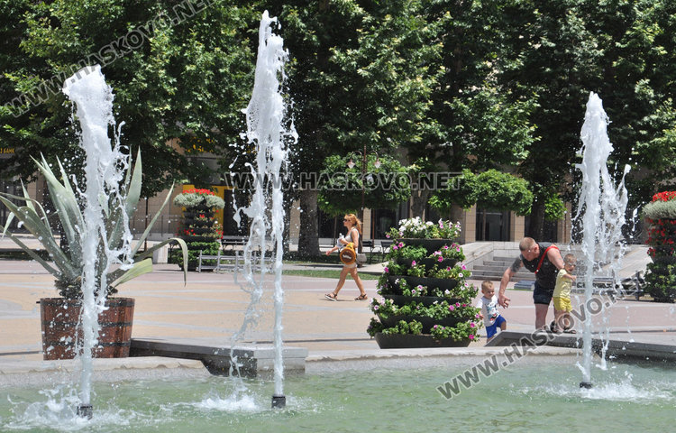 И днес жега, но по-лека, код червено остава в сила