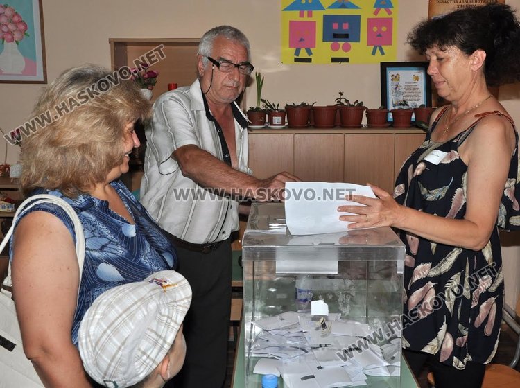 32% избирателна активност на изборите в Ябълково към 10 часа