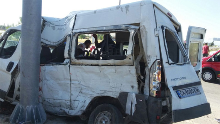 Двама българи загинаха при катастрофа в Турция