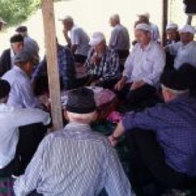 Започнаха молебените в Чернооченско