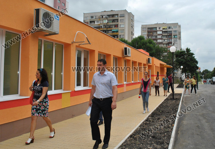Градина „Слънце“ готова с ремонта, довършват „Шандор Петьофи“ и „Иван Рилски“