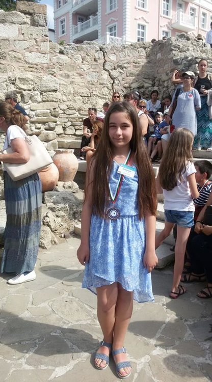 Стела Бинева от 4 клас е носител на бронзов медал