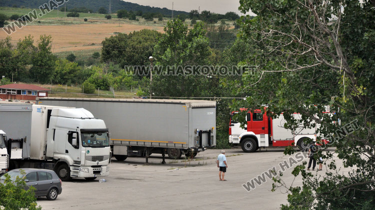 Спряха пожар на метри от бензиностанция и картинг пистата