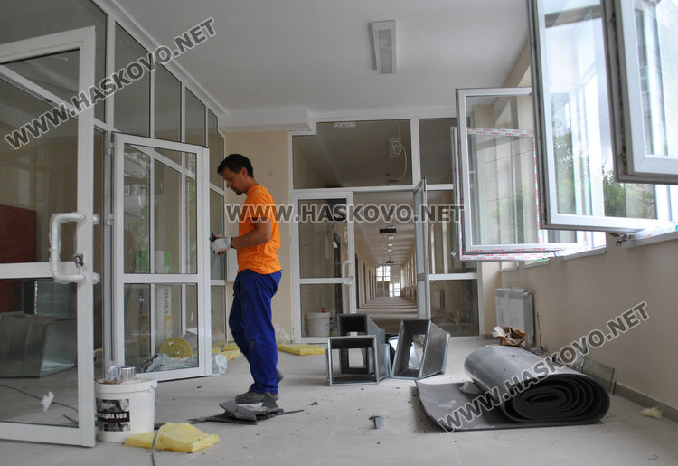 Градина „Слънце“ готова с ремонта, довършват „Шандор Петьофи“ и „Иван Рилски“