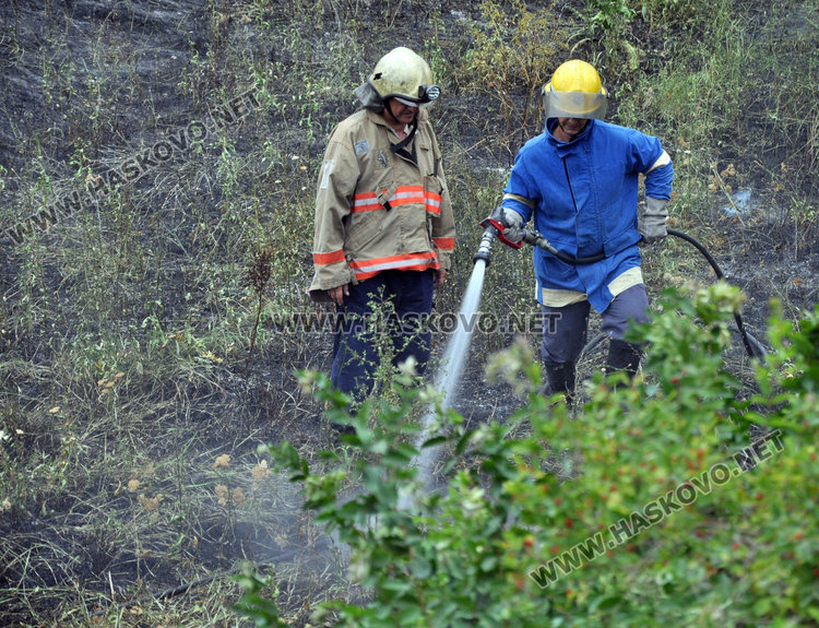 Спряха пожар на метри от бензиностанция и картинг пистата