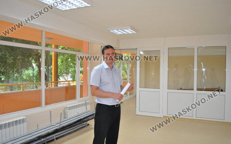 Градина „Слънце“ готова с ремонта, довършват „Шандор Петьофи“ и „Иван Рилски“