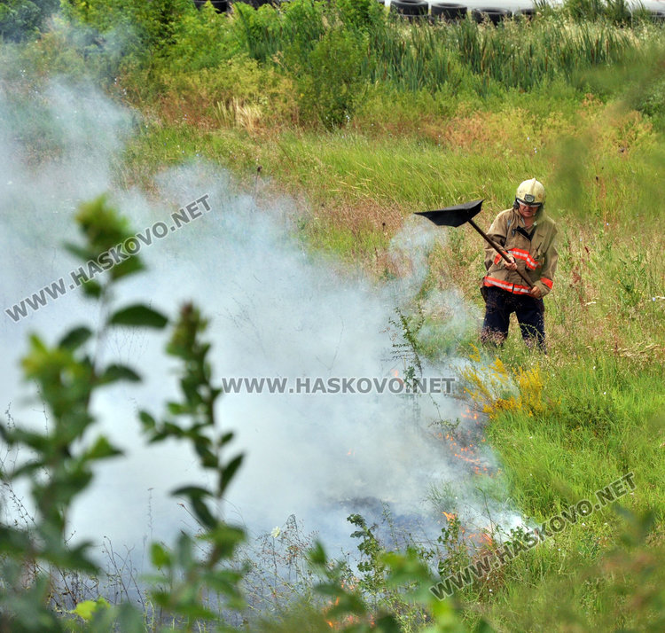 Спряха пожар на метри от бензиностанция и картинг пистата