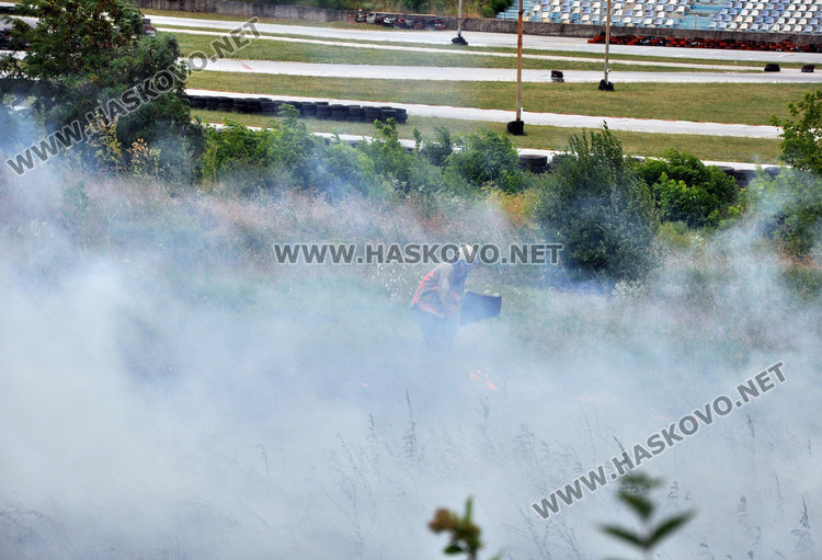 Спряха пожар на метри от бензиностанция и картинг пистата