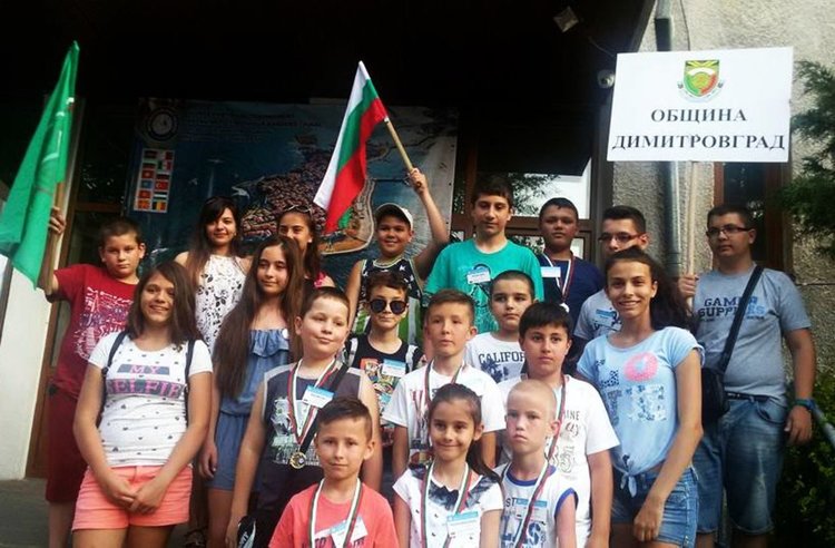 Част от димитровградските представители във финалния кръг