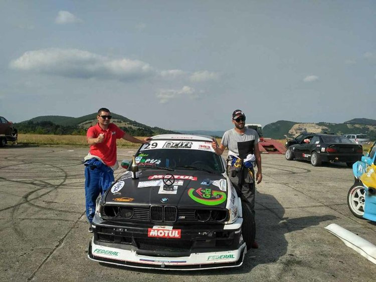 Димитровград е бил представен от двама състезатели - Пламен и Емил Петкови