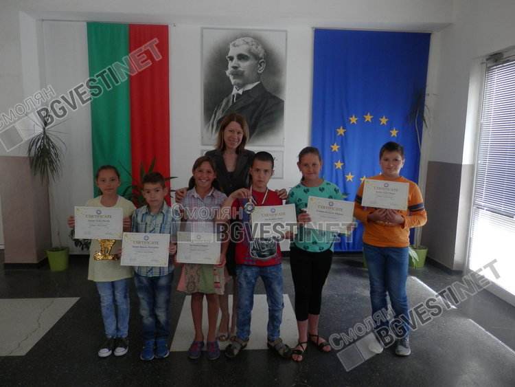Умни математици учат в ОУ „Иван Вазов“ в Смолян, третокласник донесе златен медал