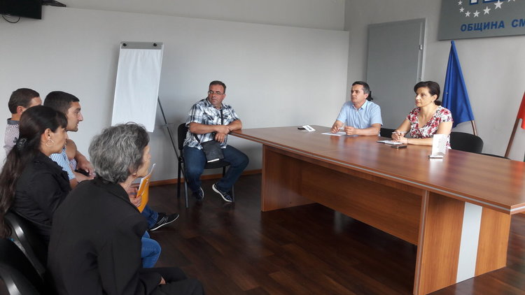 Деца поискаха детска площадка от депутатите от ГЕРБ д-р Дариткова и д-р Събев