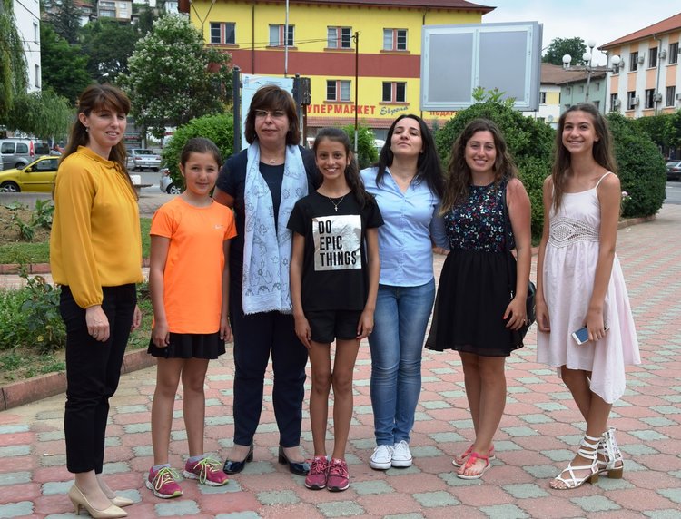 Адлен Шевкед поздрави талантливите тенисистки от Ардино