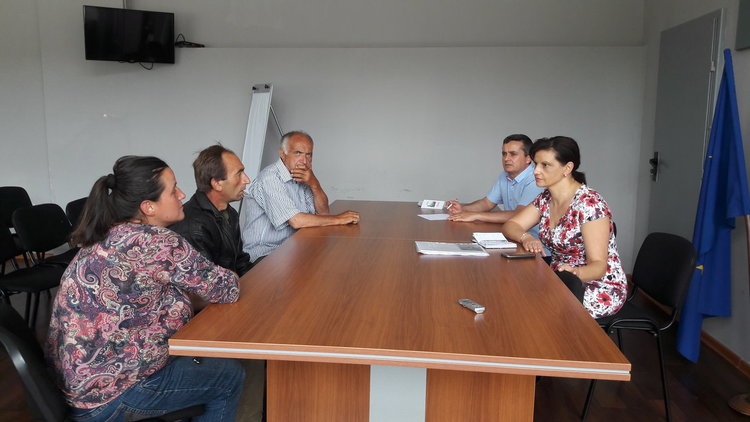 Деца поискаха детска площадка от депутатите от ГЕРБ д-р Дариткова и д-р Събев