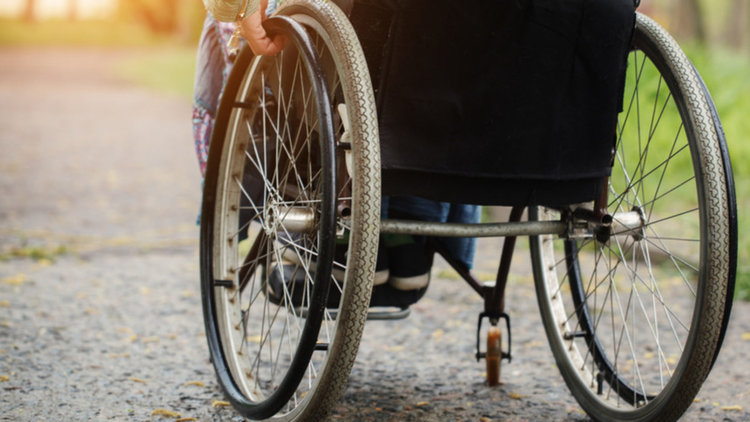 Осигуряват 15,7 млн.лв. за асистенти на хора с увреждания