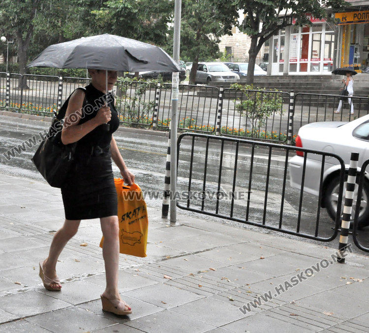 Вероятност за валежи и днес, остава хладно