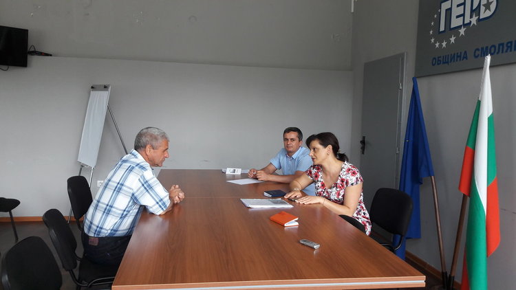 Деца поискаха детска площадка от депутатите от ГЕРБ д-р Дариткова и д-р Събев