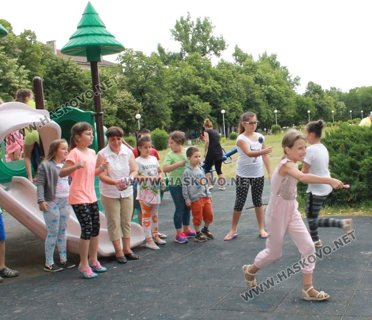 Лятна занималня „Библиотека в куфар" откриха в Димитровград