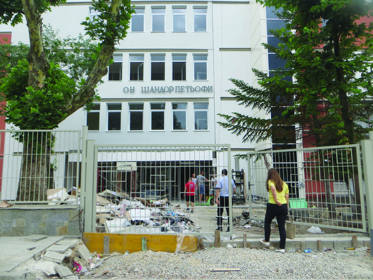 Напълно ремонтирани детска градина и две училища посрещат деца в Хасково през септември