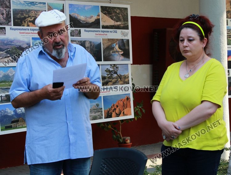 Директорът на библиотеката Петко Каневски откри изложбата