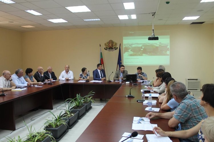 Обмислят разкриването на паралелки, свързани с автомобилостроенето в региона