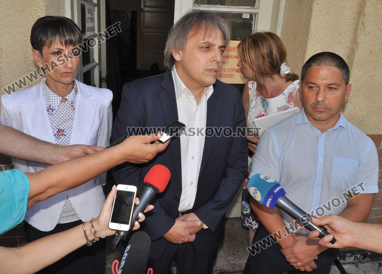 Тримата наблюдаващи прокурори по делото: Тереза Скорчева, Румен Сираков  /в средата/ и Николай Трендафилов