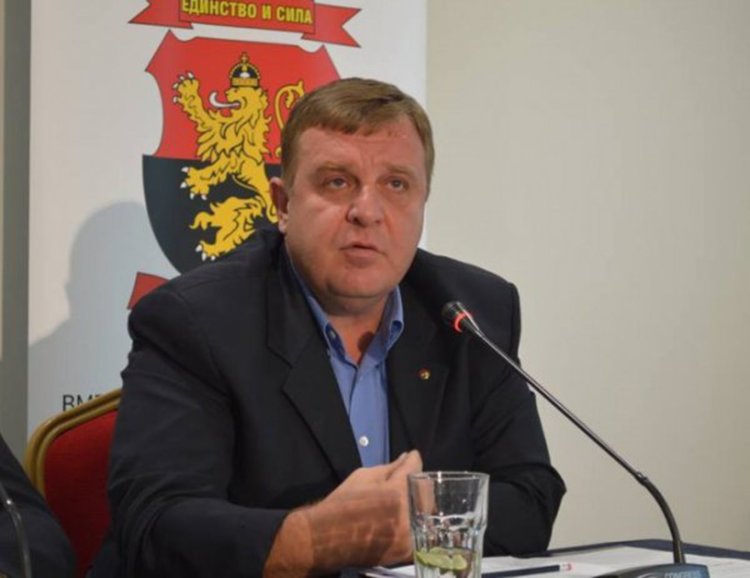 Каракачанов: Да не се предрешава казуса с военния изтребител