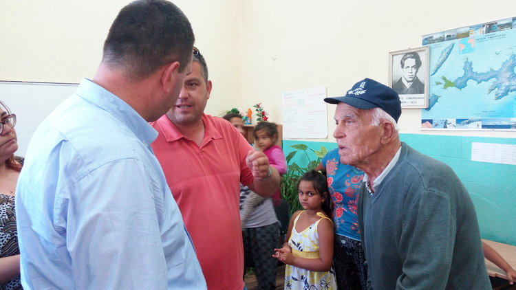 Никола Чанев пред родители учители: Училището в Чифлик няма да бъде закрито