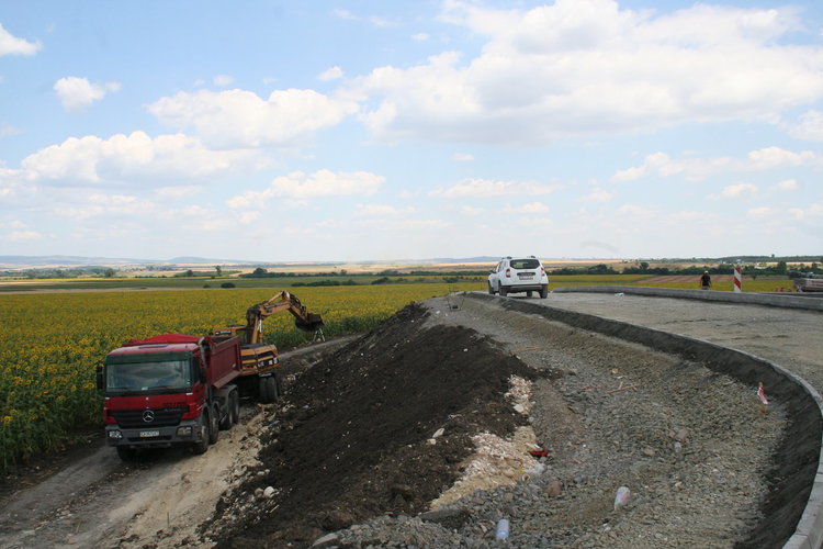 Пътният възел на Плодовитово е пред завършване