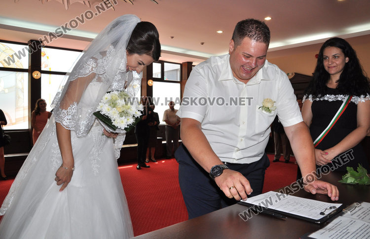 Хасковски рокер си взе казанлъшка булка на 7.7.2017