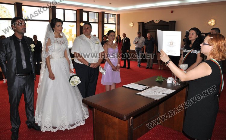 Хасковски рокер си взе казанлъшка булка на 7.7.2017